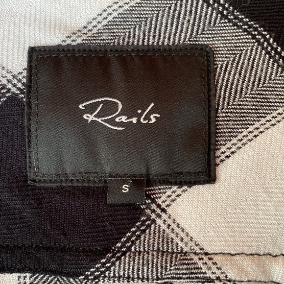 Rails Hunter Cabincore L/S Button Down Flannel Ebony & Ivory Plaid Size SMALL - Picture 1 of 7